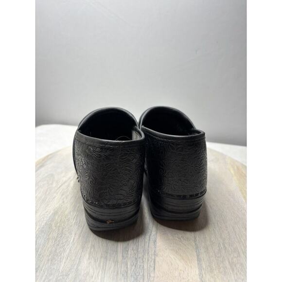 DANSKO Size 40 Black Flower Pattern Leather CLOGS Size US 9.5 - Picture 4 of 7